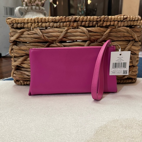Lovely Kate Spade Millie Bow Wristlet NWT - Picture 6 of 8